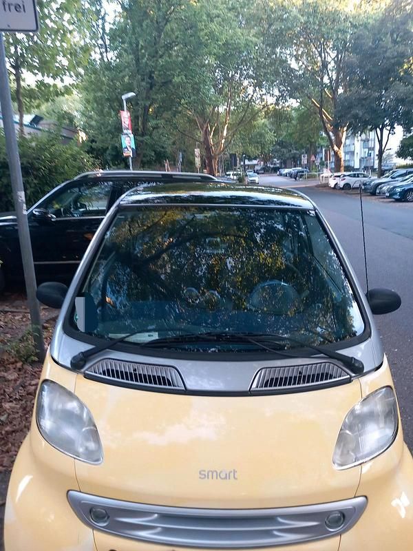 Gelb Gebraucht 2000 Smart ForTwo Coupé Kleinwagen | 1.499 € (Fairer Preis) - Bild 1/4
