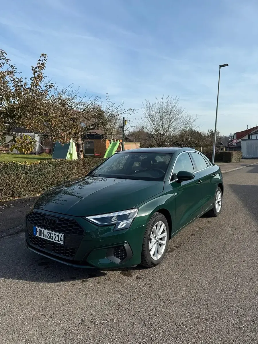 Gebraucht Audi A3 Ambiente 110 PS (80 kW) 2020 Grün Limousine