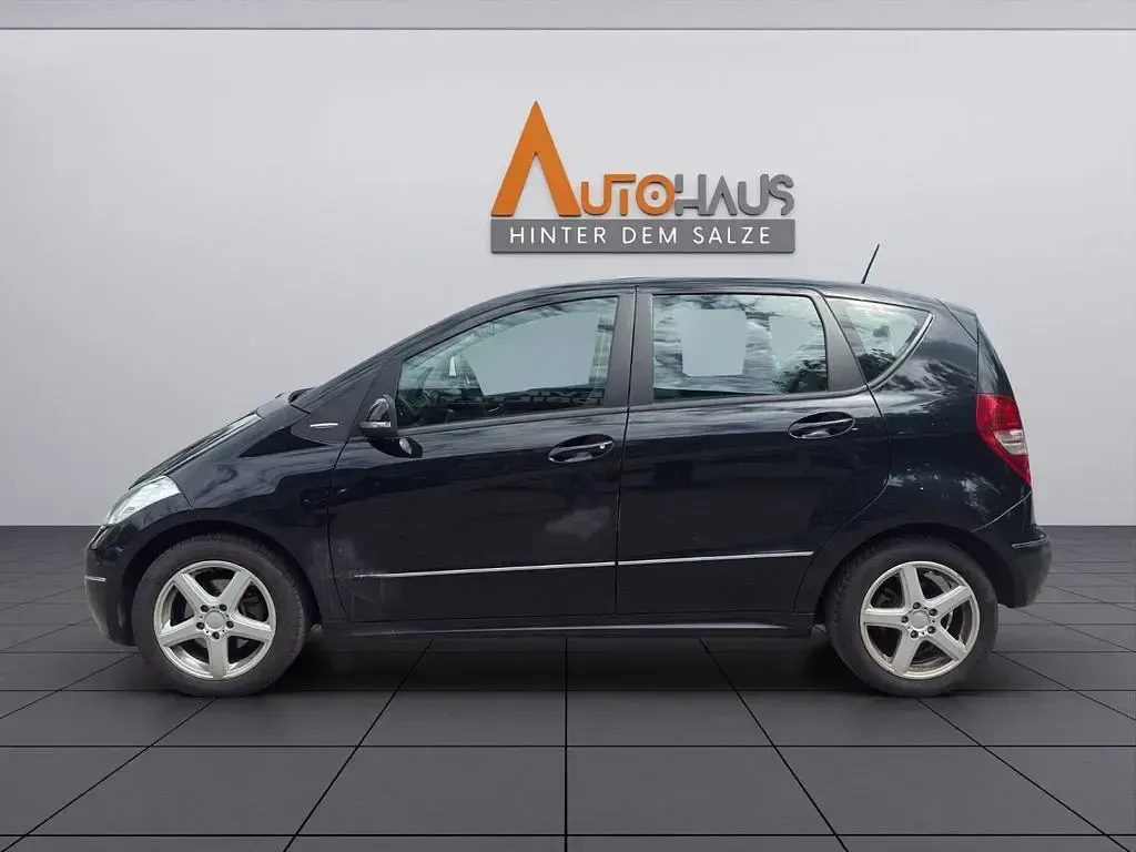 Gebraucht Mercedes A180 109 PS (80 kW) 2012 Schwarz Kleinwagen