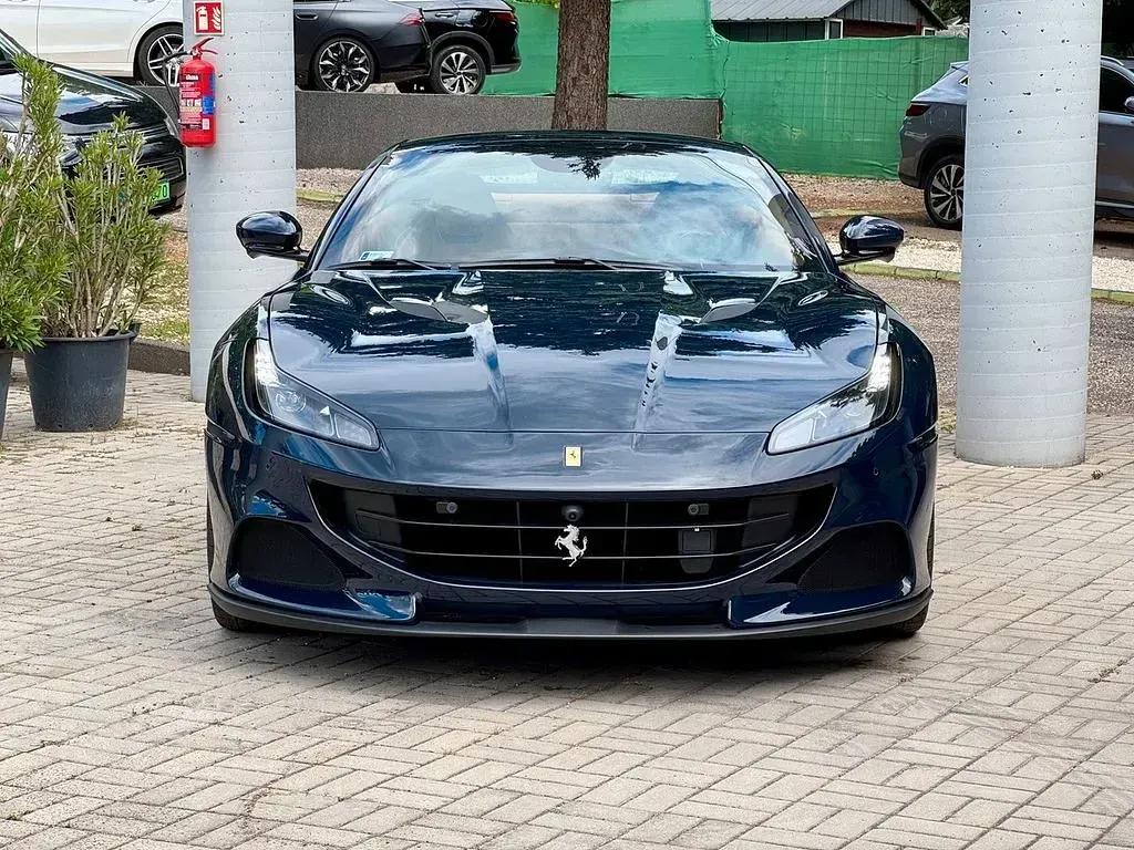 Gebraucht Ferrari Portofino 600 PS (441 kW) 2023 Blau Cabrio