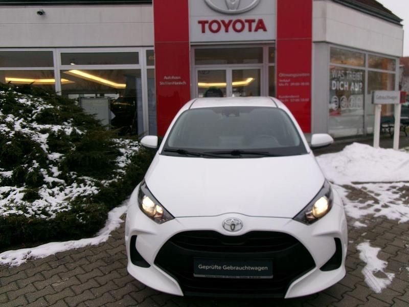 Gebraucht Toyota Yaris Comfort 72 PS (52 kW) 2022 Weiß Kleinwagen