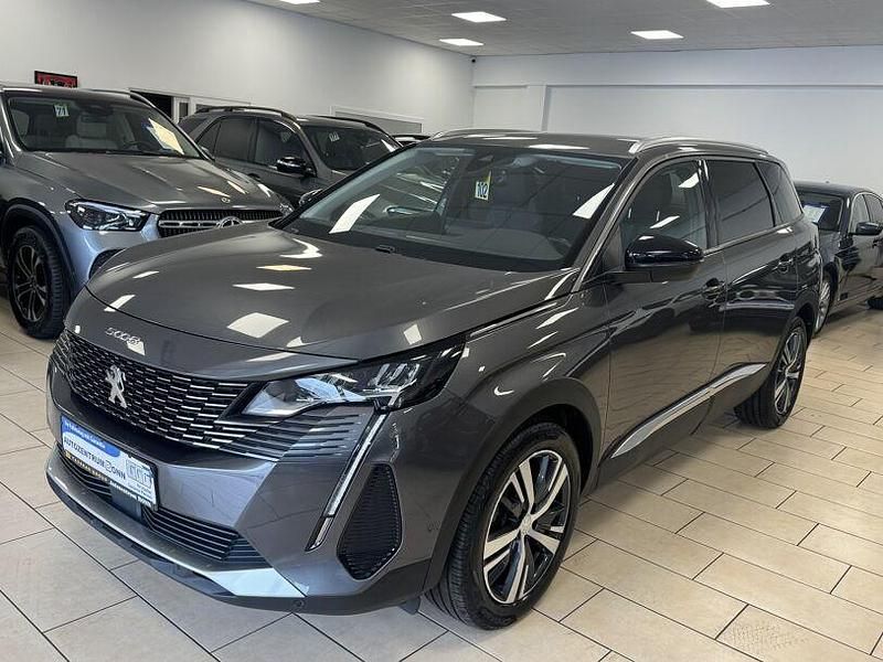 Grau lackierung platiniumgrau/metallic klarlack Gebraucht 2022 Peugeot 5008 Allure Van / Kleinbus | 21.400 € (Fairer Preis) - Bild 1/4