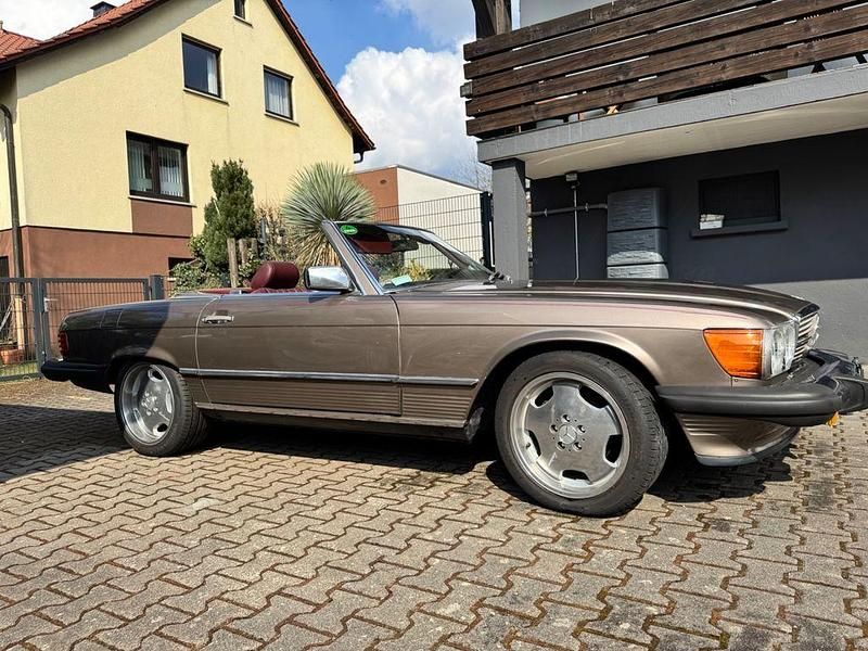 Gebraucht Mercedes 560 231 PS (169 kW) 1988 Gold Cabrio