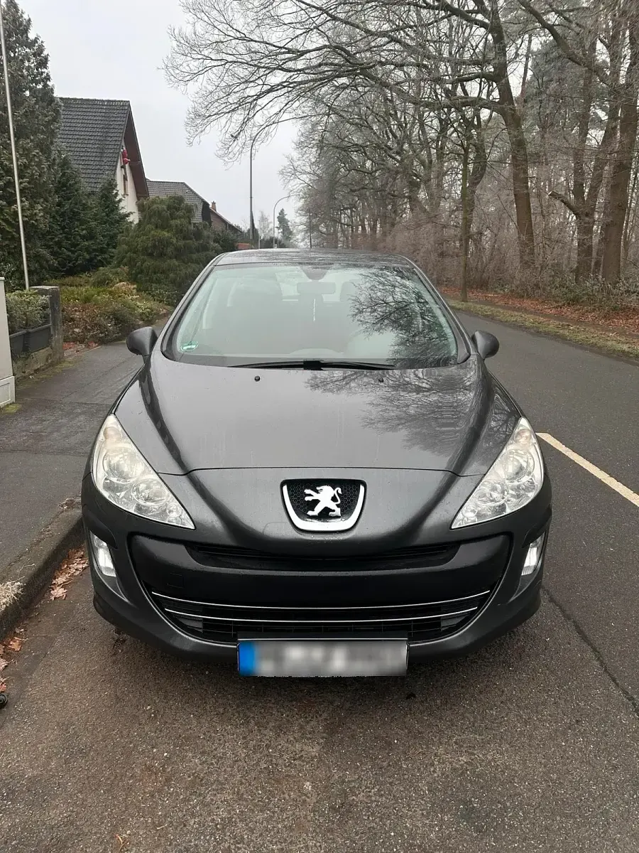 Gebraucht Peugeot 308 98 PS (72 kW) 2011 Grau Kleinwagen