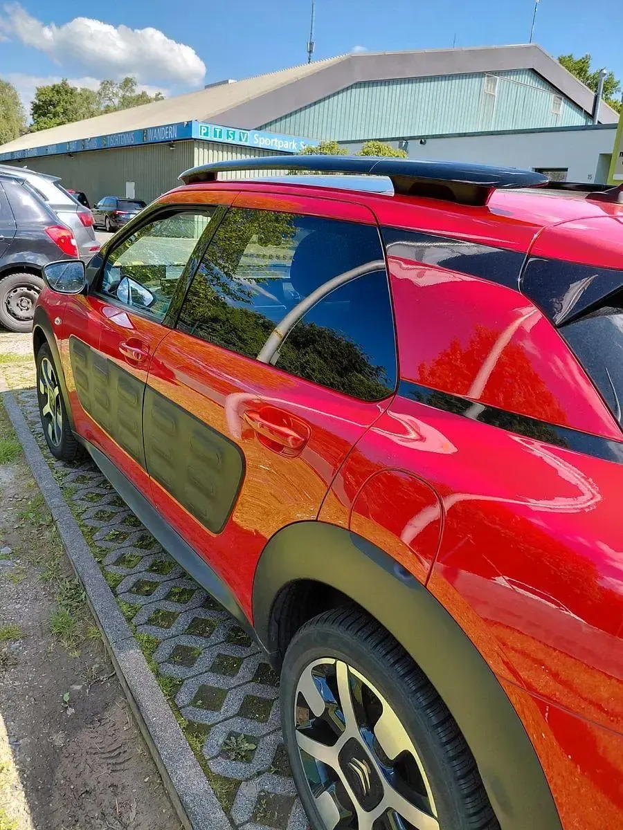 Gebraucht Citroën C4 Shine Edition 82 PS (60 kW) 2015 Rot Limousine