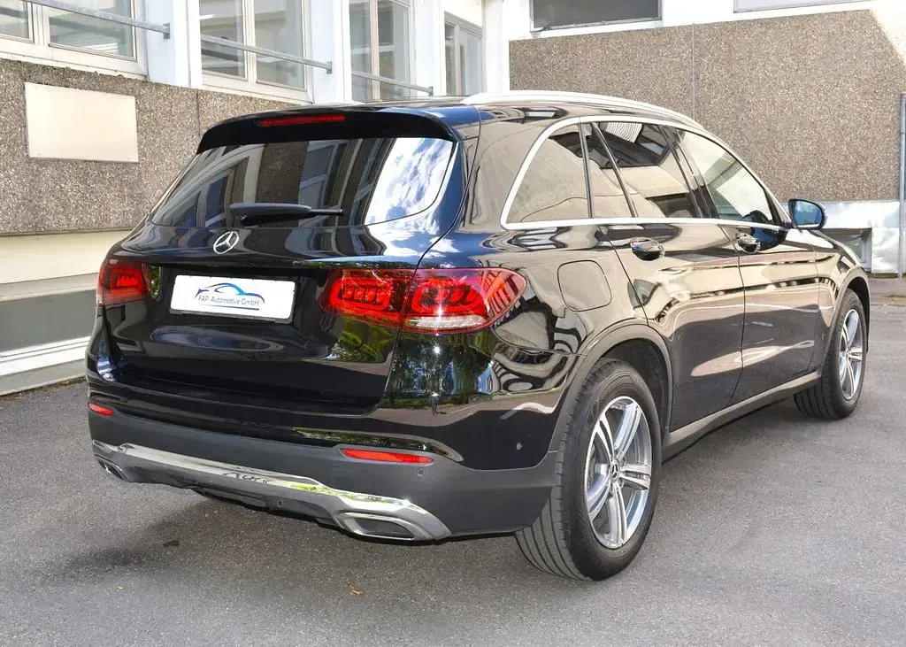 Gebraucht Mercedes GLC220 AMG line 194 PS (142 kW) 2021 Schwarz SUV