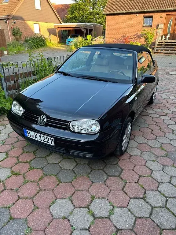 Używany VW Golf Edition 116 KM (85 kW) 2002 Czarny Kabriolet