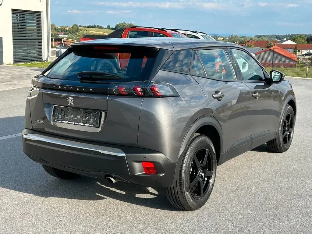 Gebraucht Peugeot 2008 Active 101 PS (74 kW) 2021 Grau SUV