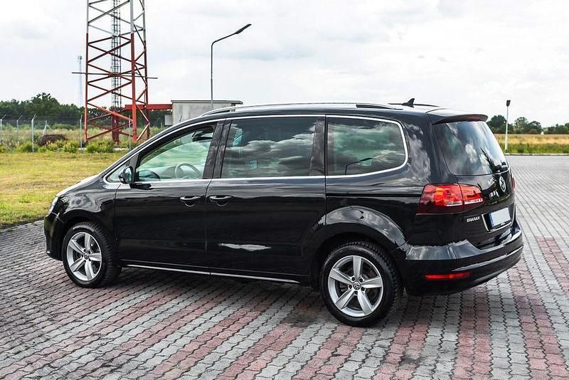Gebraucht VW Sharan Comfortline 150 PS (110 kW) 2015 Schwarz Van / Kleinbus