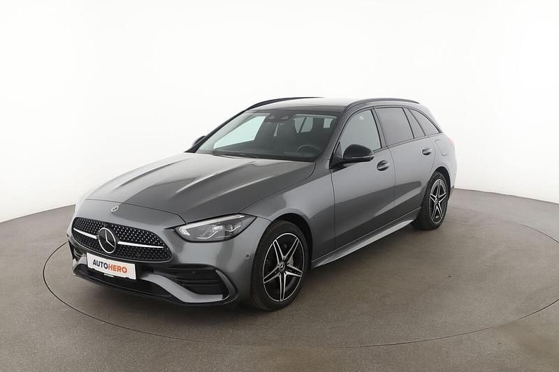 Grau Gebraucht 2023 Mercedes C300 AMG line Kombi | 40.890 € (Etwas zu teuer) - Bild 1/3