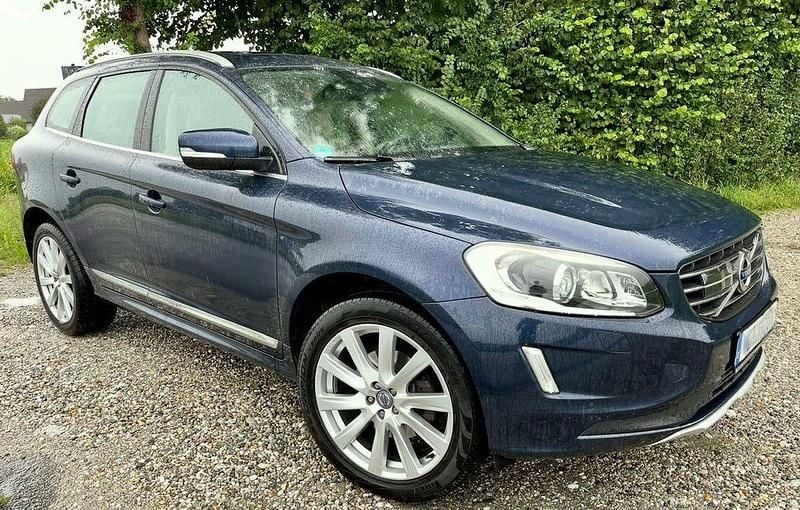 Blau Gebraucht 2013 Volvo XC60 Summum SUV | 18.400 € (Etwas zu teuer) - Bild 1/4