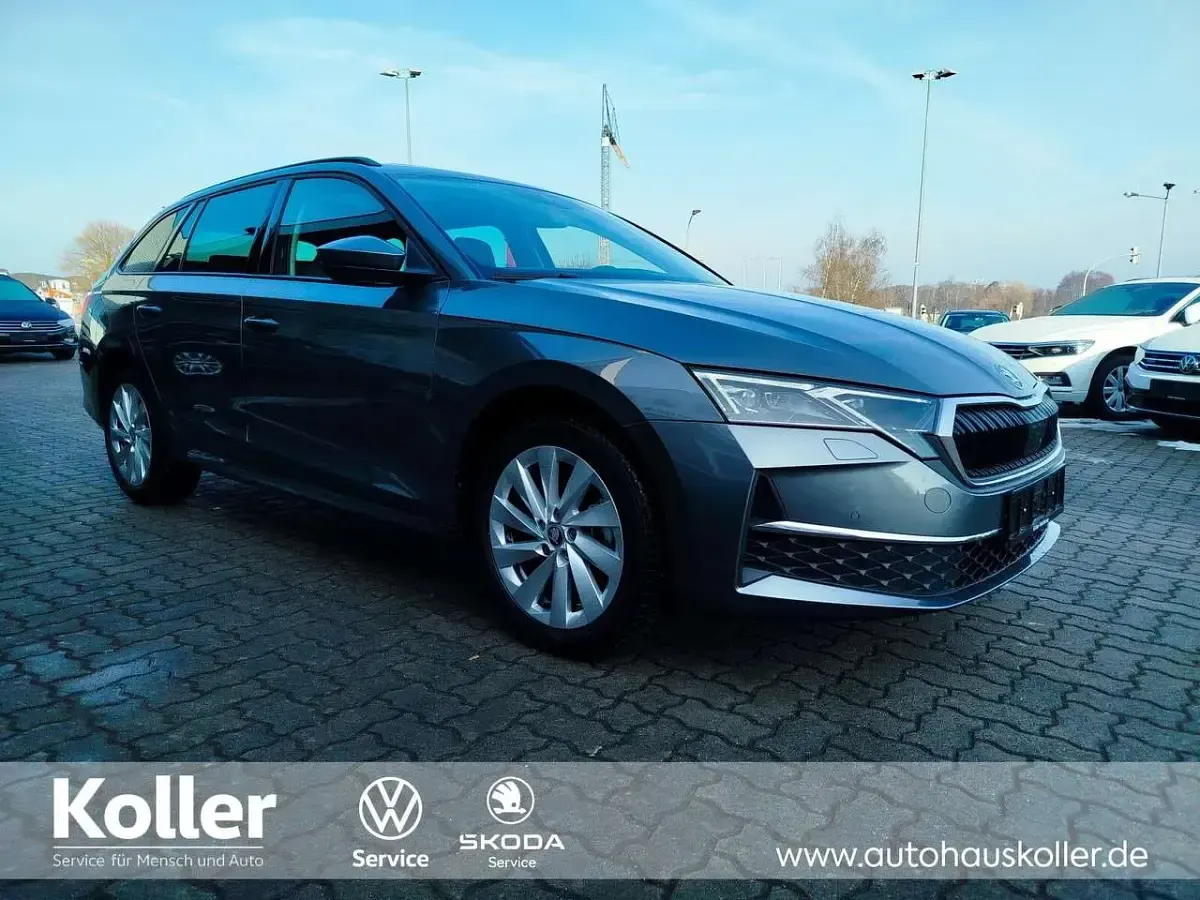 Gebraucht Skoda Octavia Selection 150 PS (110 kW) 2025 Graphitegrau Kombi