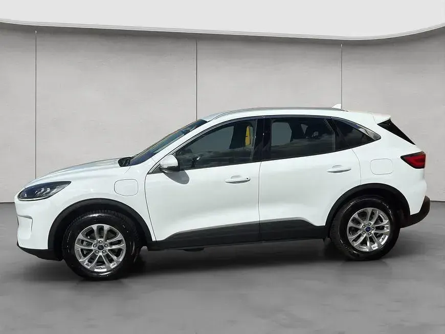 Gebraucht Ford Kuga Titanium 224 PS (164 kW) 2022 Weiß SUV