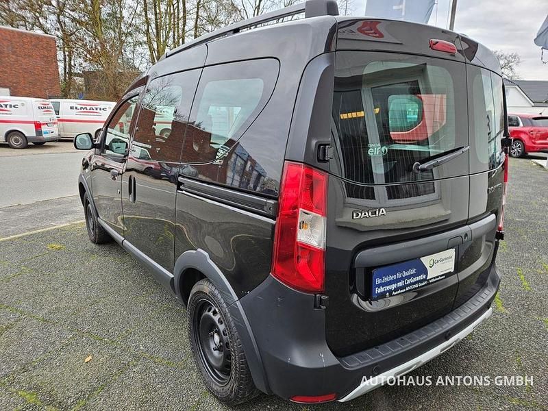 Gebraucht Dacia Dokker Celebration 102 PS (75 kW) 2019 Schwarz Van / Kleinbus