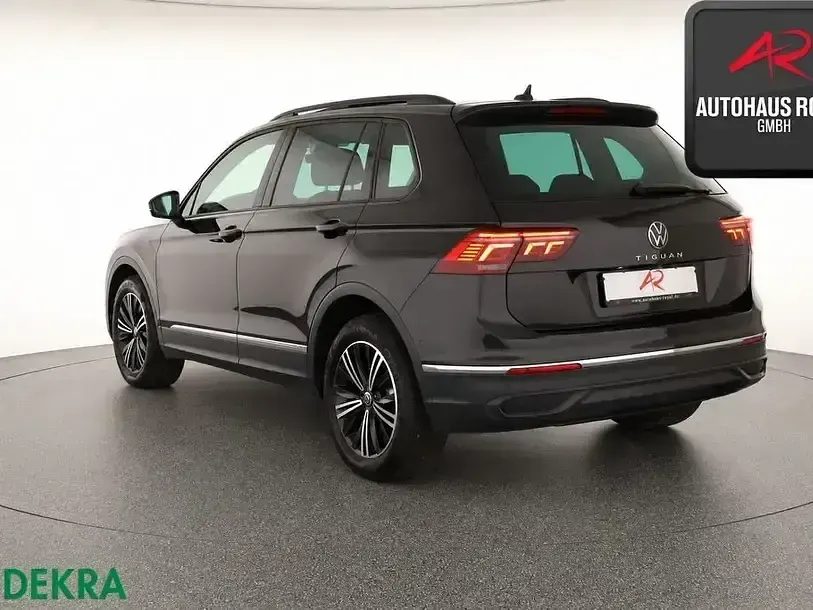 Gebraucht VW Tiguan 150 PS (110 kW) 2023 Schwarz SUV