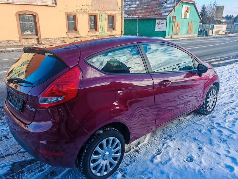 Gebraucht Ford Fiesta Ambiente 82 PS (60 kW) 2009 Rot Limousine