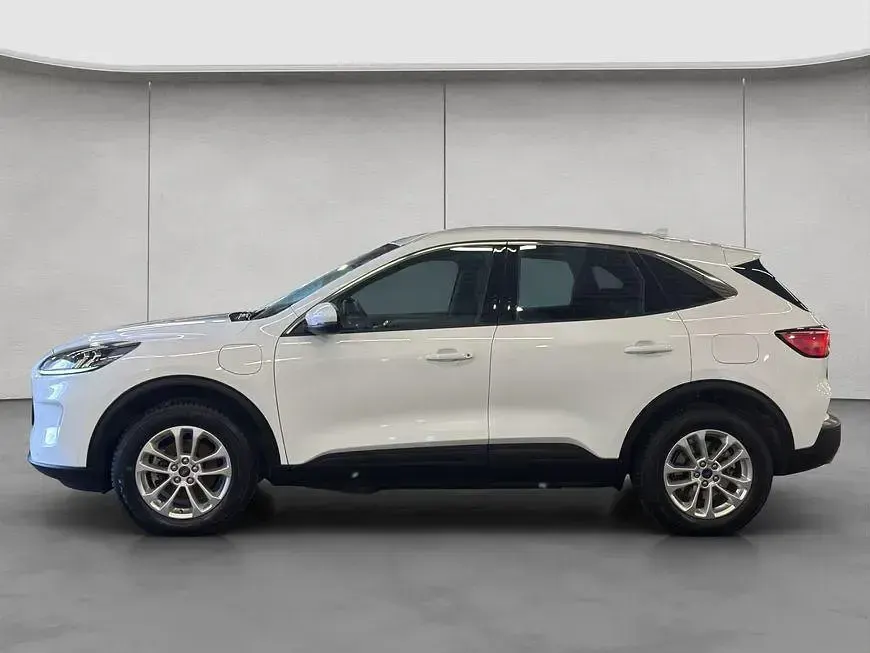 Gebraucht Ford Kuga Titanium 224 PS (164 kW) 2022 Frozen white SUV