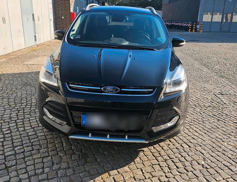 Schwarz Gebraucht 2016 Ford Kuga SUV | 11.999 € (Fairer Preis) - Bild 1/4
