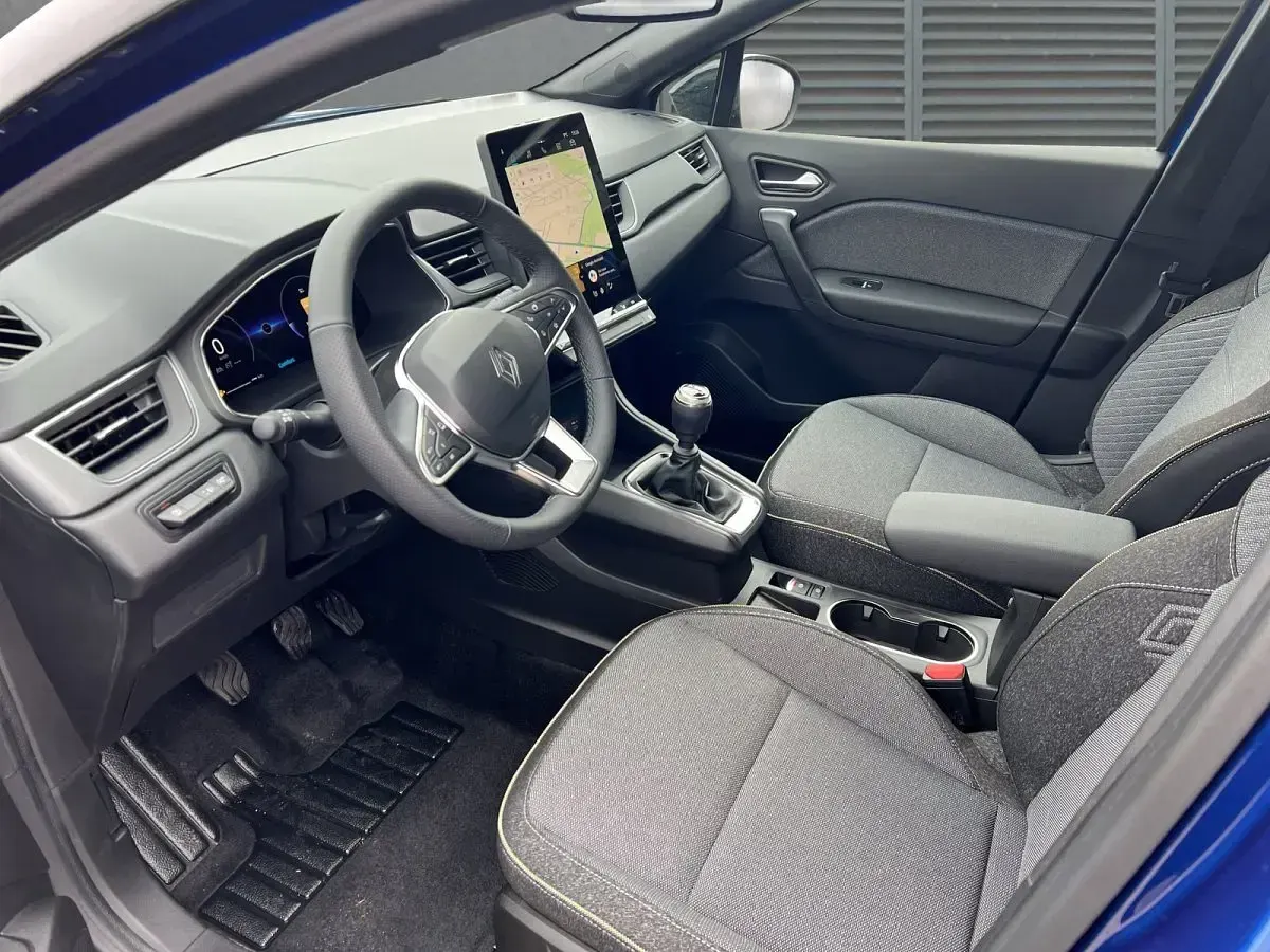 Neu Renault Captur Techno 140 PS (102 kW) 2026 Blau (ironblau + blackpearlschwarz) SUV