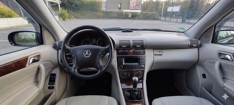 Gebraucht Mercedes C200 163 PS (119 kW) 2006 Blau Limousine