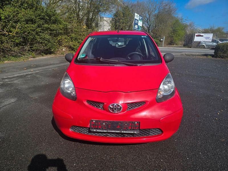 Gebraucht Toyota Aygo Basis 68 PS (50 kW) 2008 Rot Kleinwagen