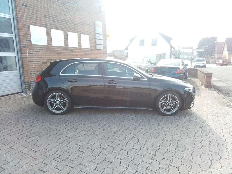 Gebraucht Mercedes A200 AMG 163 PS (119 kW) 2020 Kosmosschwarz  metalliclack Kleinwagen