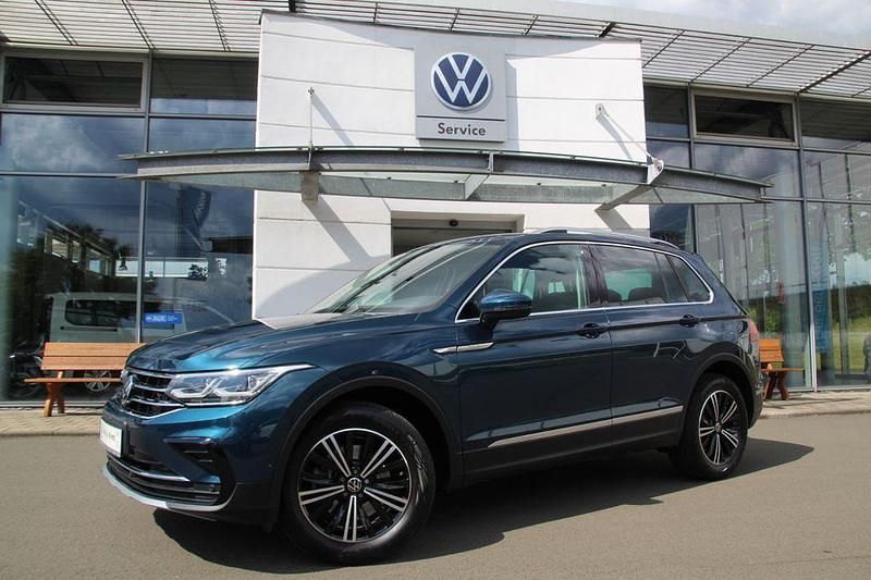 Blau Gebraucht 2021 VW Tiguan Elegance SUV | 32.890 € (Fairer Preis) - Bild 1/4
