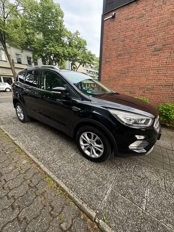 Usado Ford Kuga Cool & Connect 150 HP (110 kW) 2018 Preto SUV