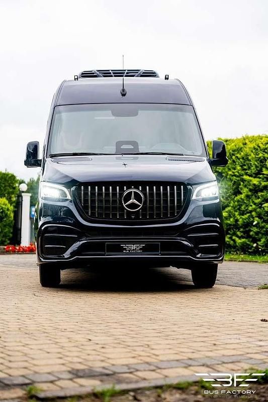 Neu Mercedes Sprinter Luxury 190 PS (139 kW) 2025 Blau Van