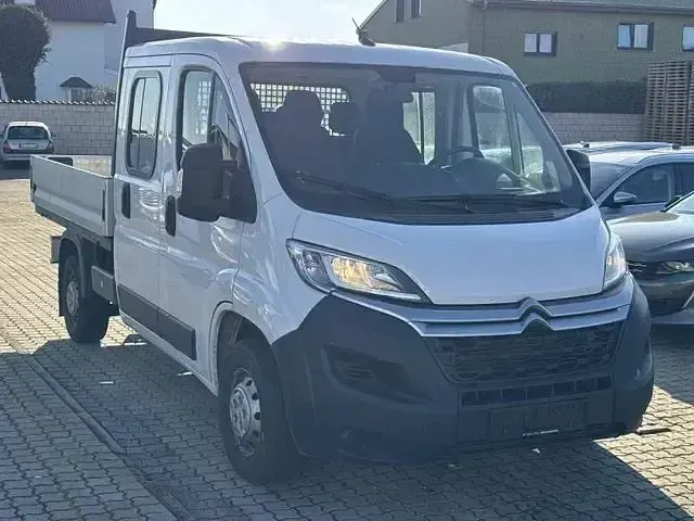 Gebraucht Citroën Jumper 140 PS (102 kW) 2023 Lackierung weiss icy/deckende lackierung Van / Kleinbus