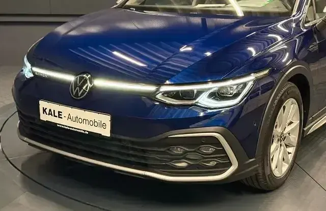 Gebraucht VW Golf Alltrack 200 PS (147 kW) 2022 Atlantik blue metallic Kombi