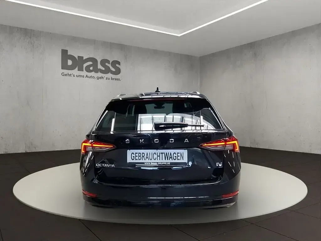 Gebraucht Skoda Octavia Style 204 PS (150 kW) 2021 Blackmagic perleffekt Kombi
