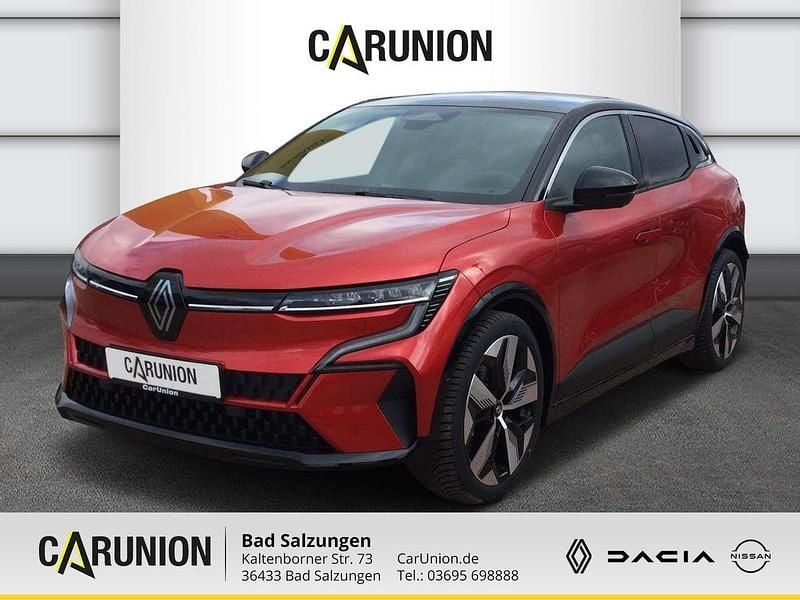 Rot Gebraucht 2024 Renault Megane E-Tech Techno Limousine | 24.990 € - Bild 1/4