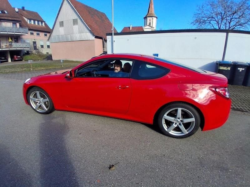Gebraucht Hyundai Genesis 303 PS (222 kW) 2012 Rot Coupé