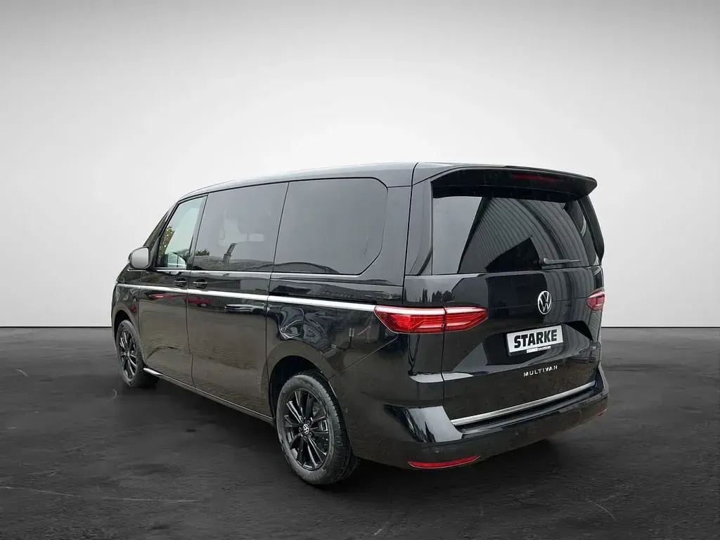 Nouă VW Multivan Style 150 CP (110 kW) 2026 Negru Monovolum