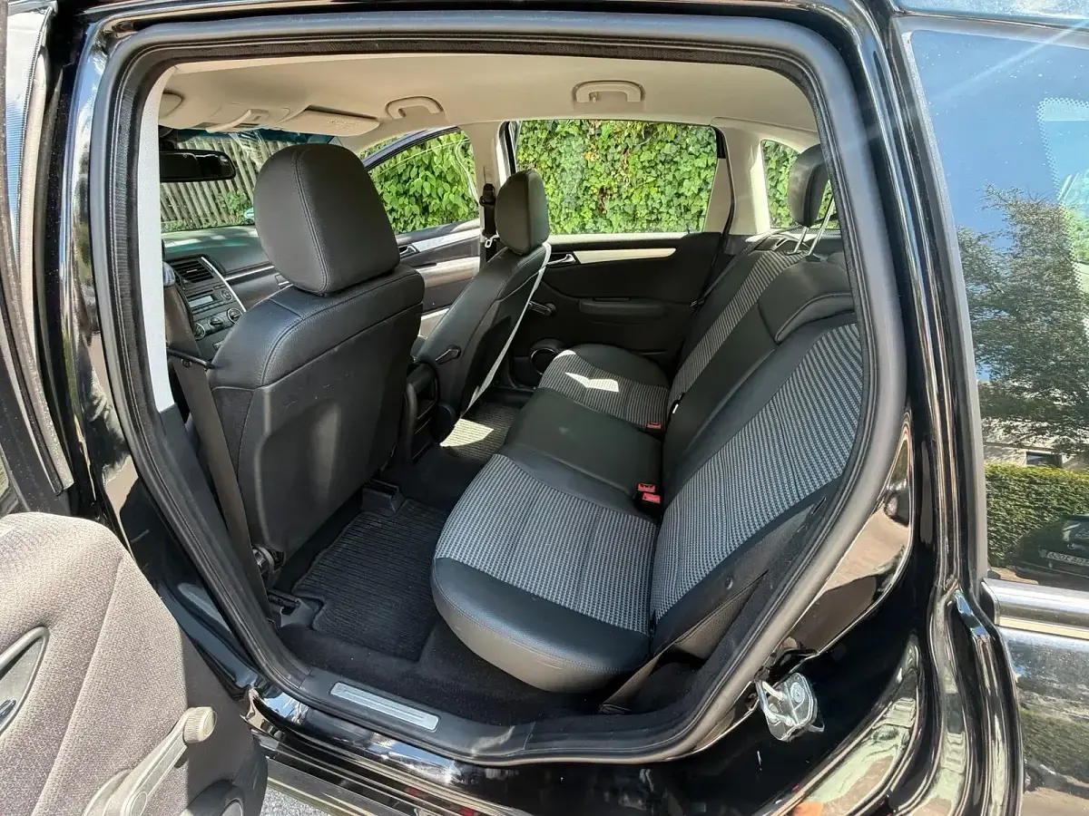 Gebraucht Mercedes B150 95 PS (69 kW) 2007 Schwarz Van / Kleinbus