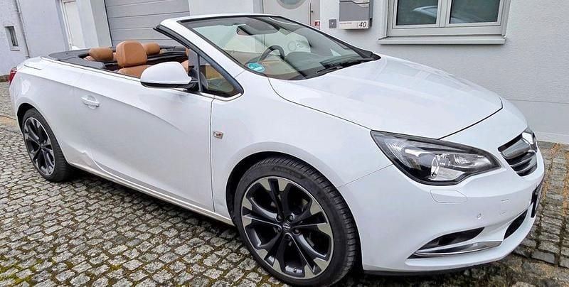 Weiß Gebraucht 2018 Opel Cascada Ultimate Cabrio | 10.888 € (Guter Preis) - Bild 1/4