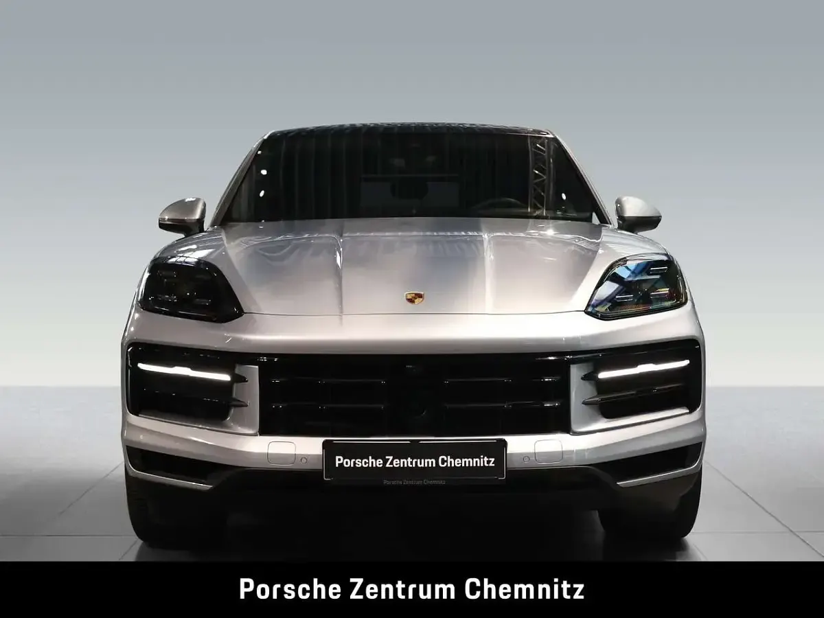 Gebraucht Porsche Cayenne E-Hybrid 470 PS (345 kW) 2024 Silber SUV