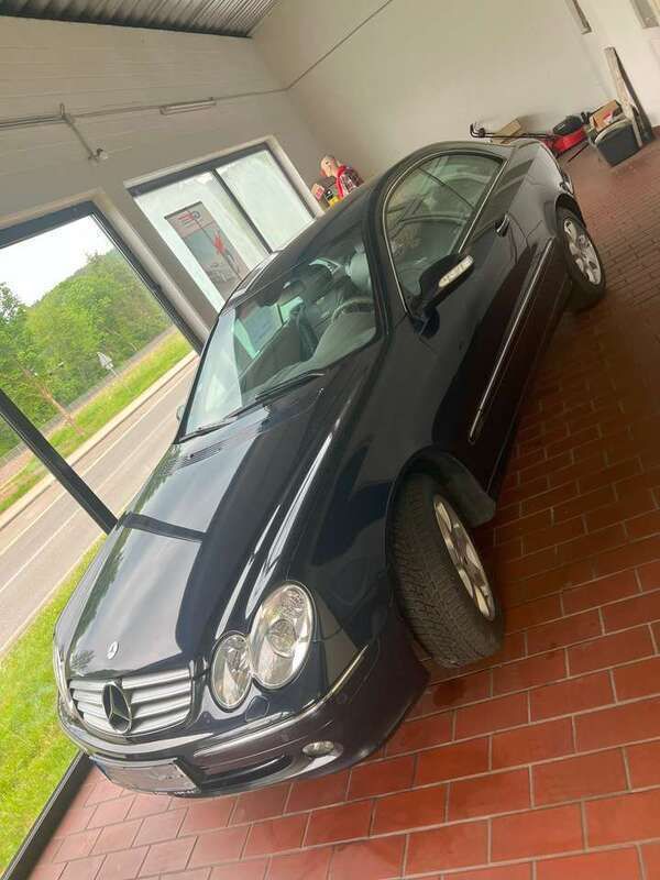 Blau Gebraucht 2003 Mercedes CLK320 Elegance Coupé | 5.950 € (Guter Preis) - Bild 1/4