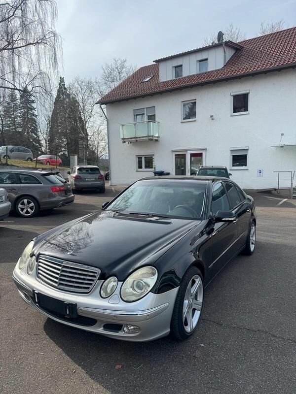 Schwarz Gebraucht 2003 Mercedes E320 Limousine | 2.999 € - Bild 1/4