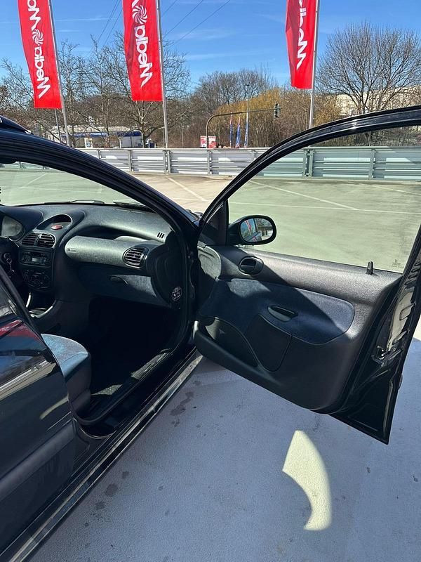 Gebraucht Peugeot 206 75 PS (55 kW) 1999 Schwarz Kleinwagen