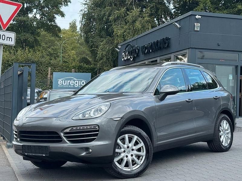 Grau Gebraucht 2012 Porsche Cayenne SUV | 24.990 € (Guter Preis) - Bild 1/4