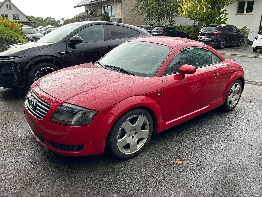 Gebraucht Audi TT Basis 179 PS (131 kW) 2000 Rot Coupé