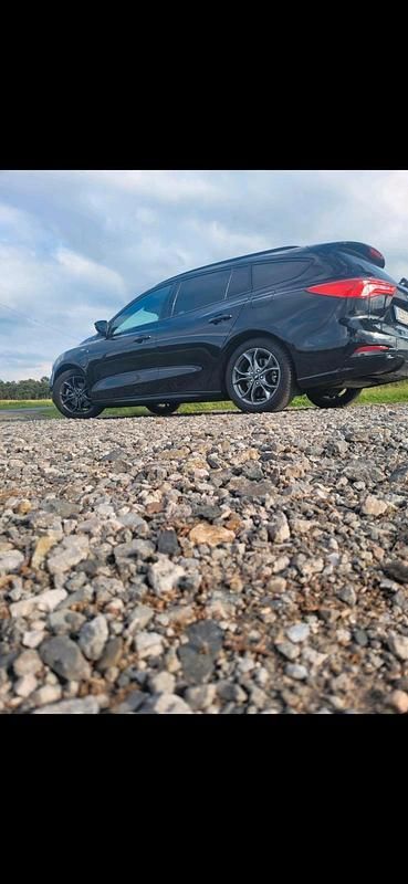 Gebraucht Ford Focus ST-Line 125 PS (91 kW) 2020 Schwarz Kombi