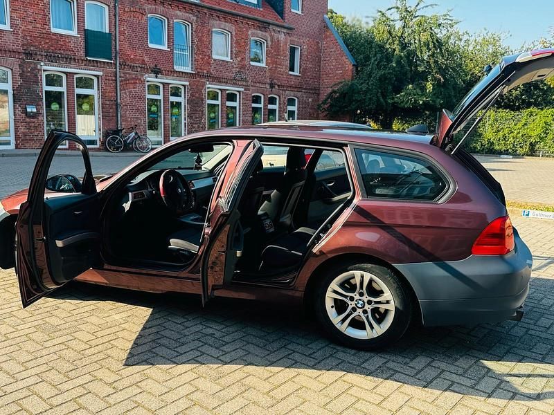 Braun Gebraucht 2006 BMW 320 Kombi | 3.000 € (Guter Preis) - Bild 1/4