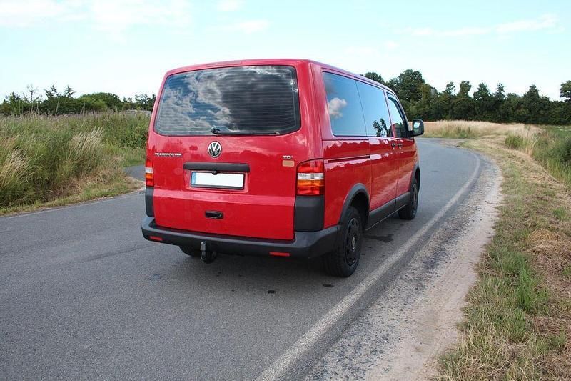 Gebraucht VW T5 102 PS (75 kW) 2008 Rot Van