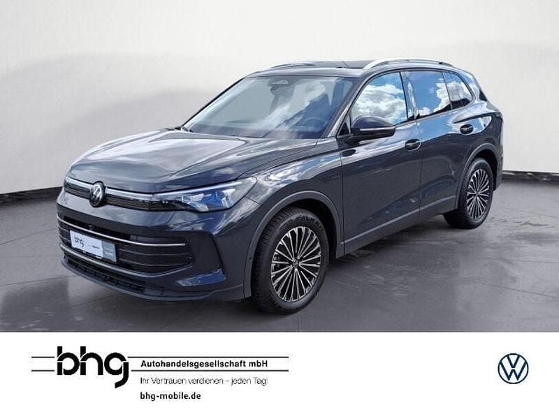 Grau Gebraucht 2024 VW Tiguan Life SUV | 34.980 € (Guter Preis) - Bild 1/4