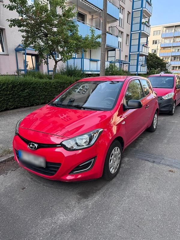 Rot Gebraucht 2012 Hyundai i20 Kleinwagen | 3.500 € - Bild 1/4