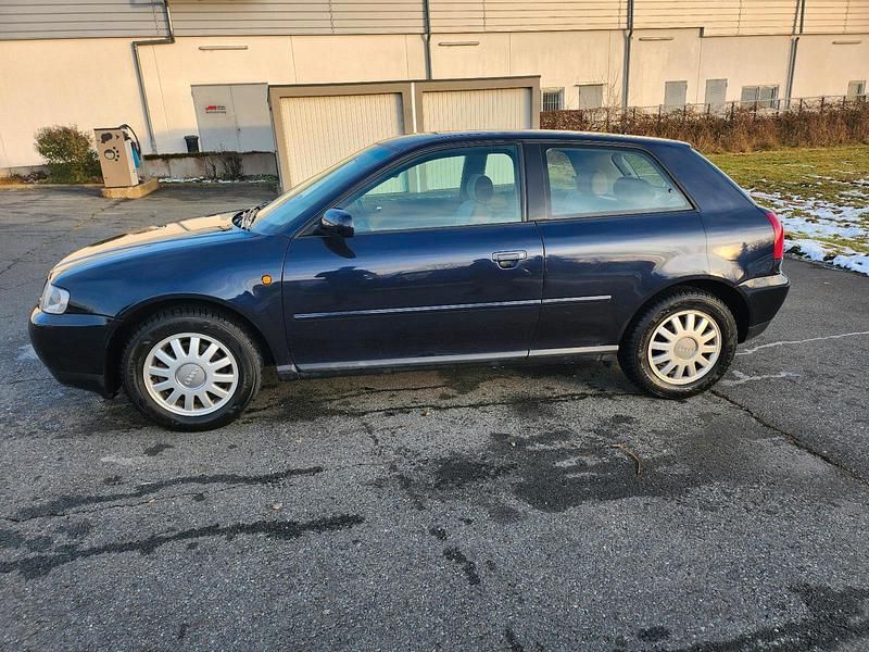 Gebraucht Audi A3 125 PS (91 kW) 1997 Blau Kleinwagen