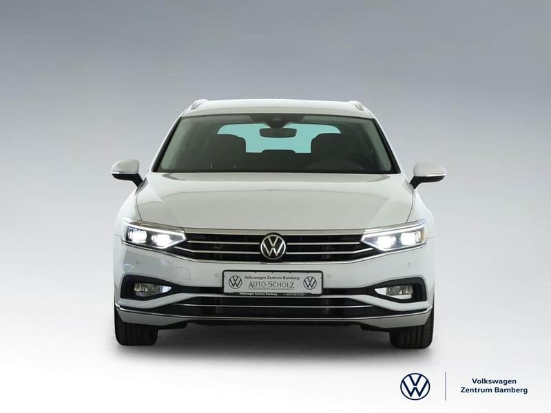 Gebraucht VW Passat Elegance 150 PS (110 kW) 2024 Weiß Kombi